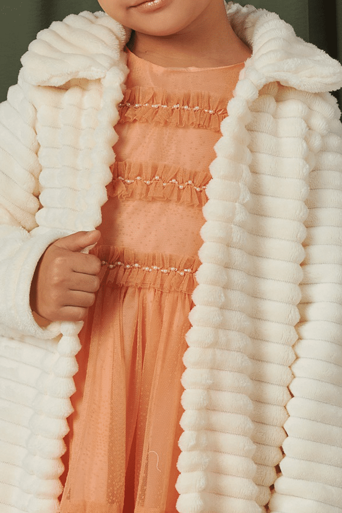 Casaco de pele com abertura frontal