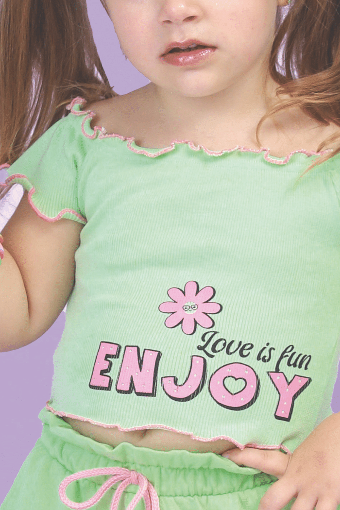 Conjunto blusa canelada, regata canelada e short de moletinho