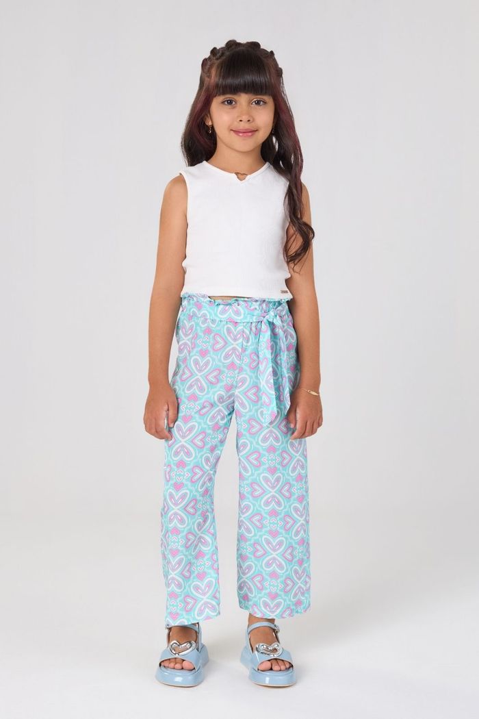 Conjunto blusa canelada e pantacourt estampa de corações