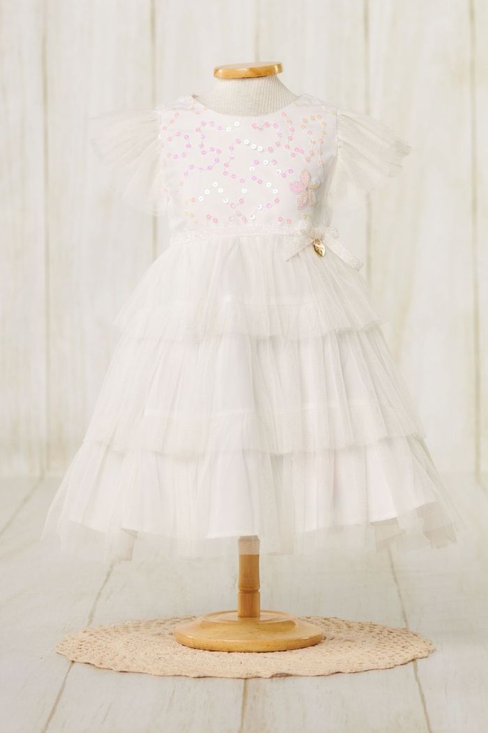 Vestido com camadas de tule e peito de paete