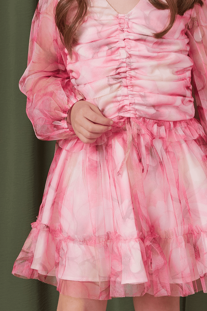 Conjunto blusa e saia com estampa de flores