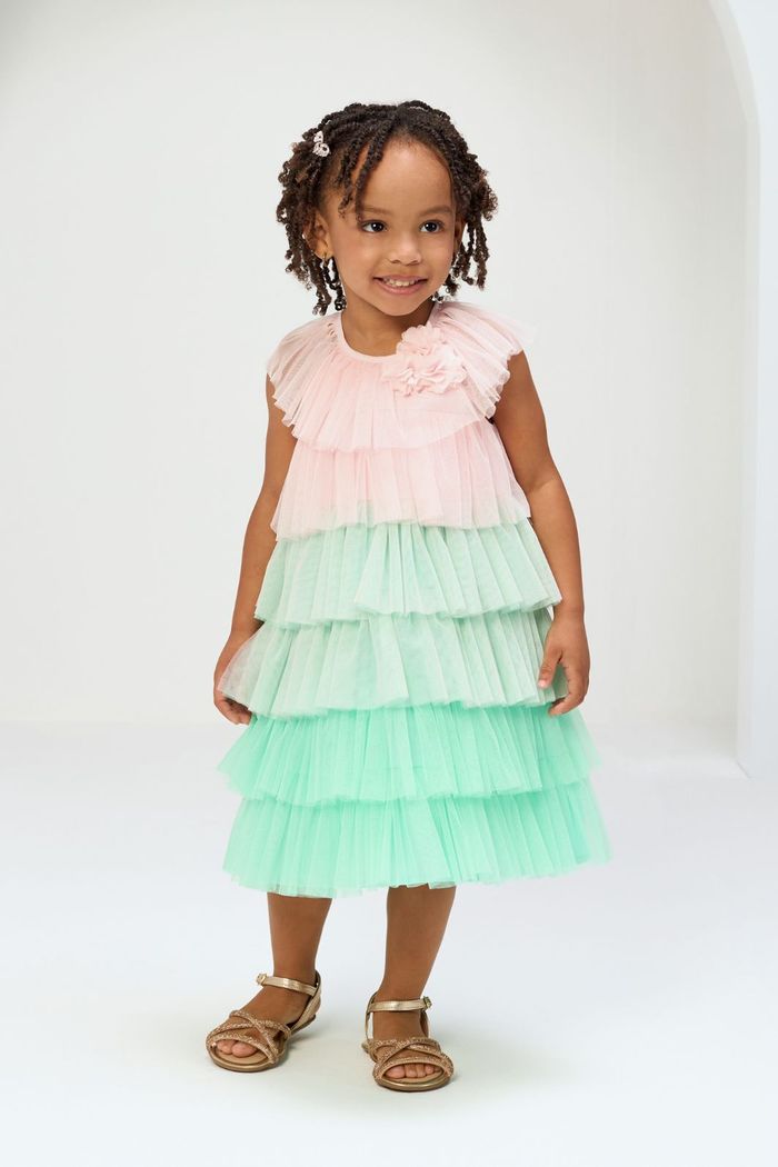 Vestido de tule com aplique de flores no decote