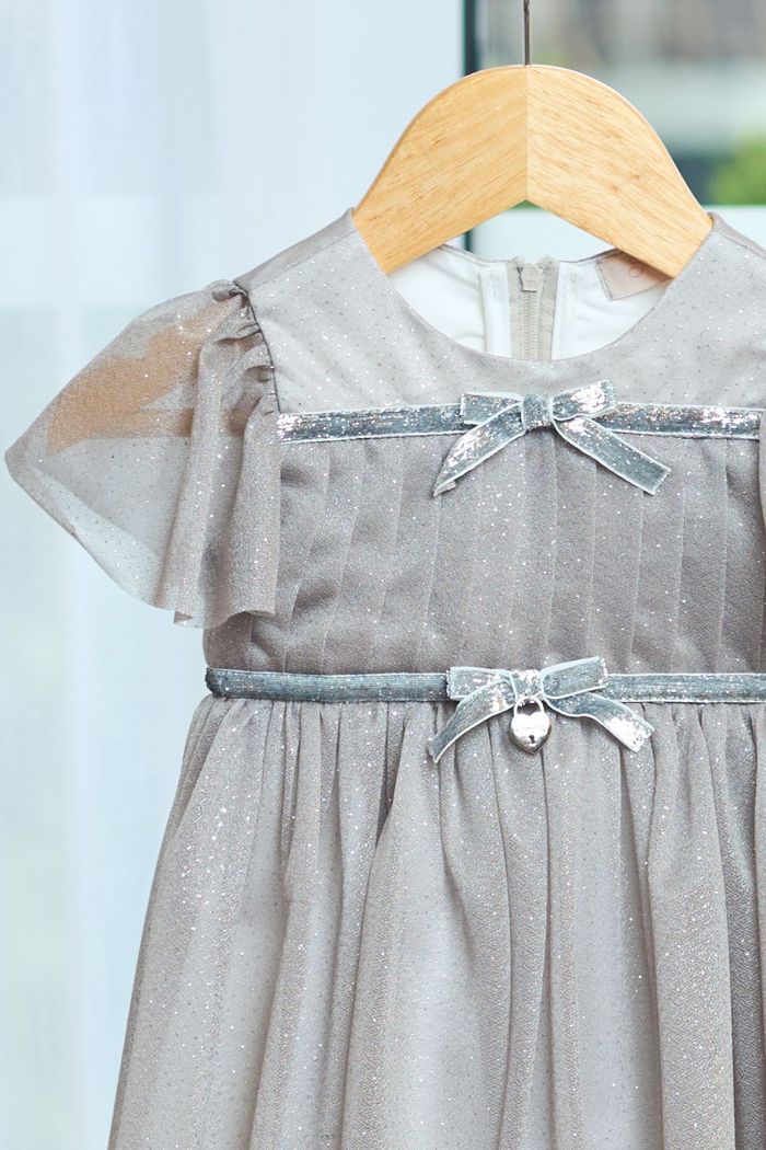Vestido de tule com brilho