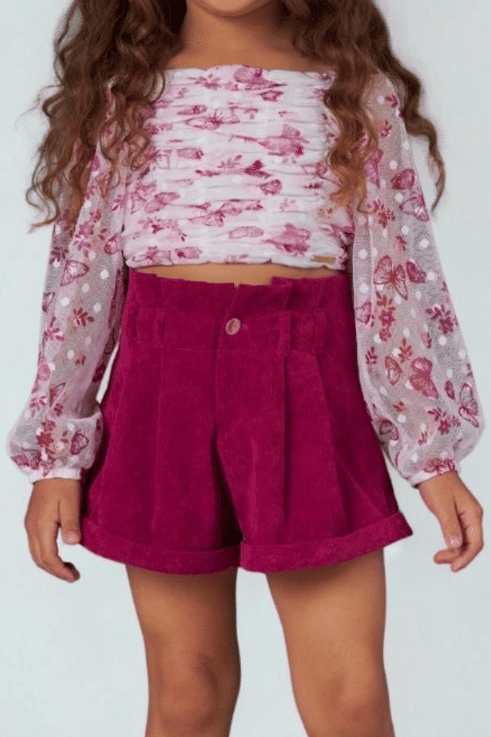 Conjunto blusa estampada e short de cotelê