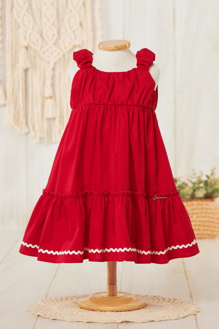 Vestido de tricoline com babado e renda sianinha