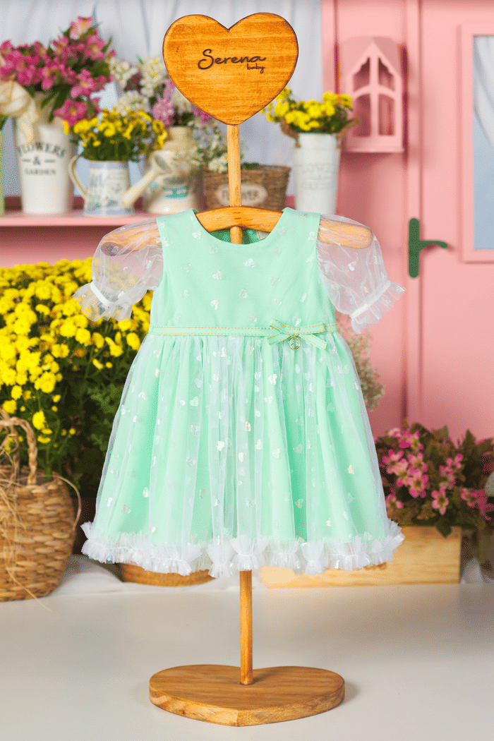 Vestido de crepe com tule de corações