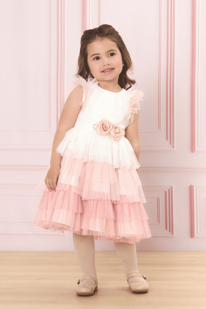 Vestido de tule com aplicação de flores