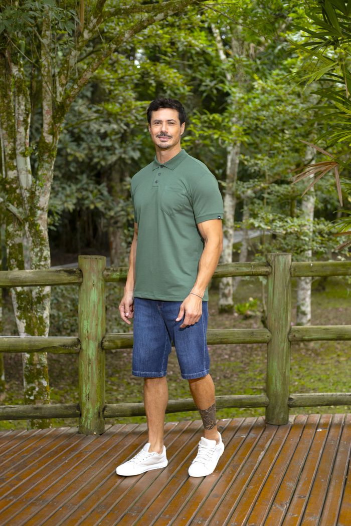 Camisa Polo com Bolso