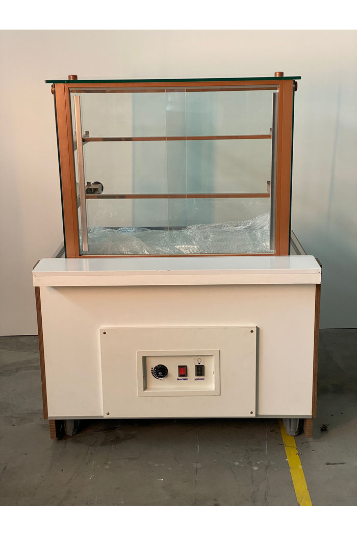 VITRINE FENDI ESTUFA 0,97 BASE + 2 NIVEL PRAT. VTRFF-H130 (LED) PERFIL FENDI