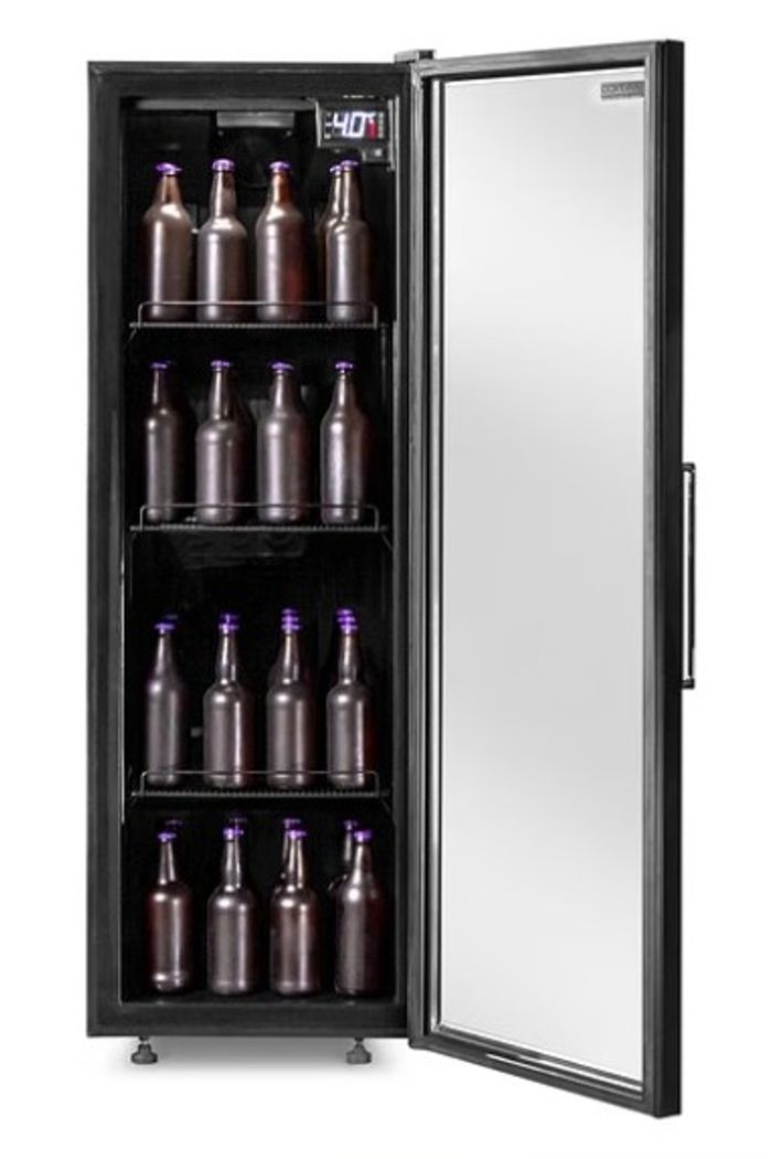 CERVEJEIRA VERTICAL CV200 220V PRETA PORTA DIREITA