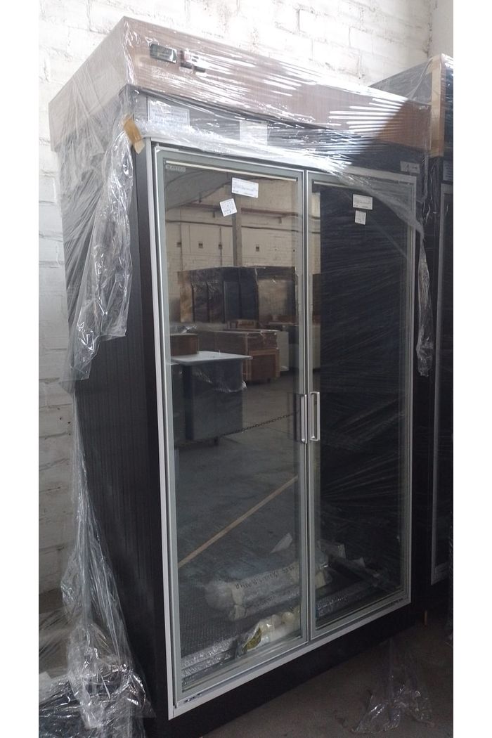 GELADEIRA VITRINE SLIM REFRIGERADA INJETADA PRETO INT. E EXT. GVSL-PIE 2P C/ TESTEIRA MAQ.REMOTA P/ CERVEJA (2,15)