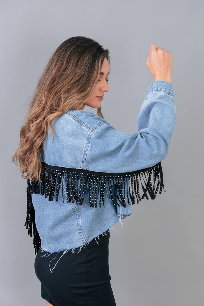 JAQUETA JEANS COM FRANJAS