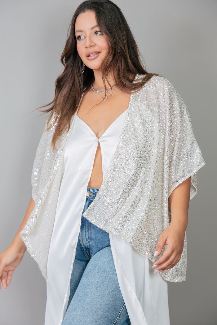 KIMONO DE TULE CHAMPAGNE COM PAETÊ PRATA