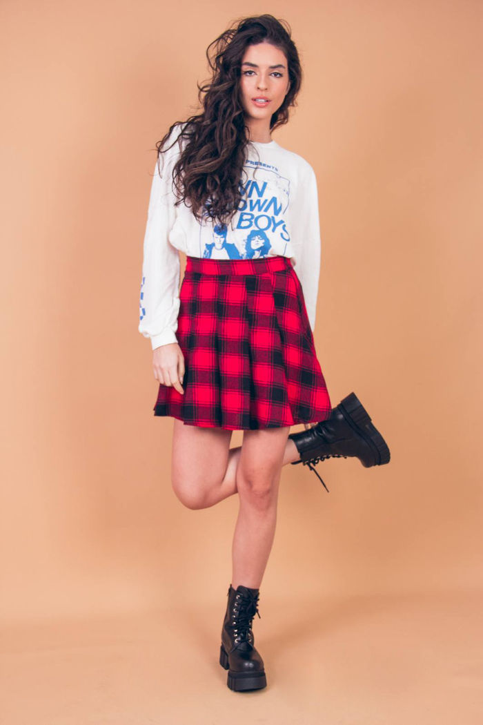 SAIA DE TECIDO XADREZ VERMELHO COM PREGAS