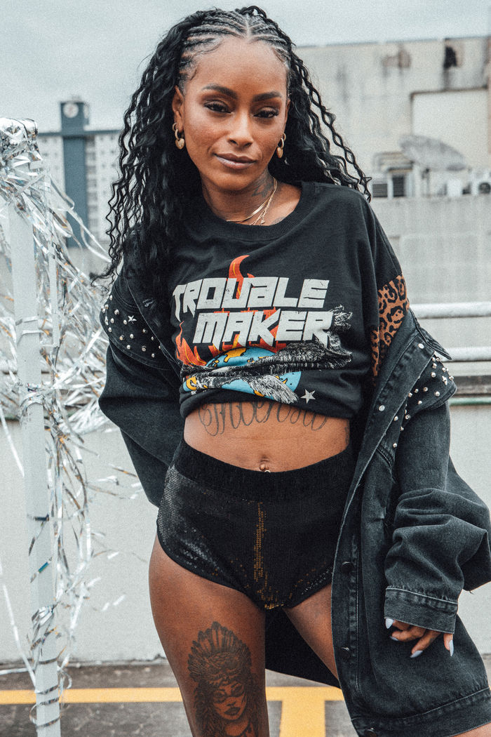 MINI SHORT PRETO DE PAETÊS CINTURA ALTA