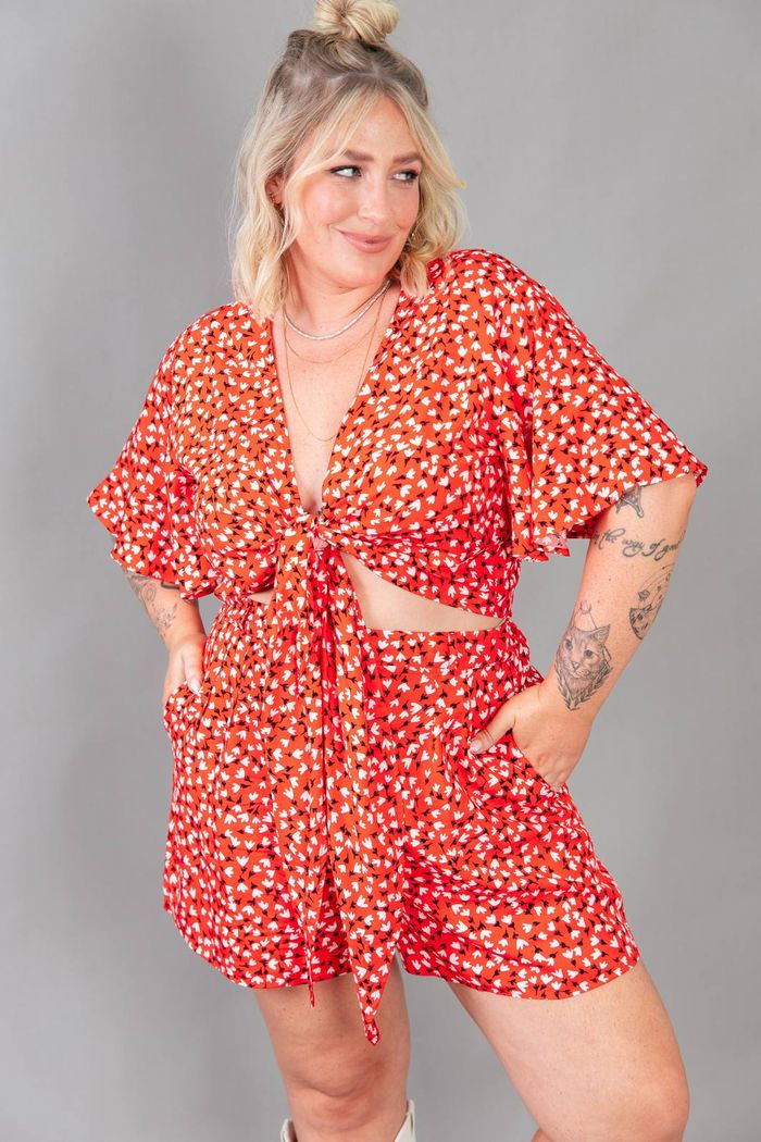 SHORT BOLSO FACA FLORAL LIBERTY VERMELHO