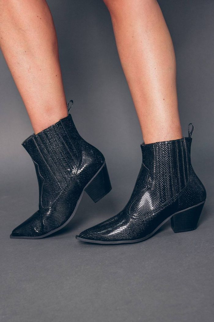 BOTA NEW WESTERN PRETA