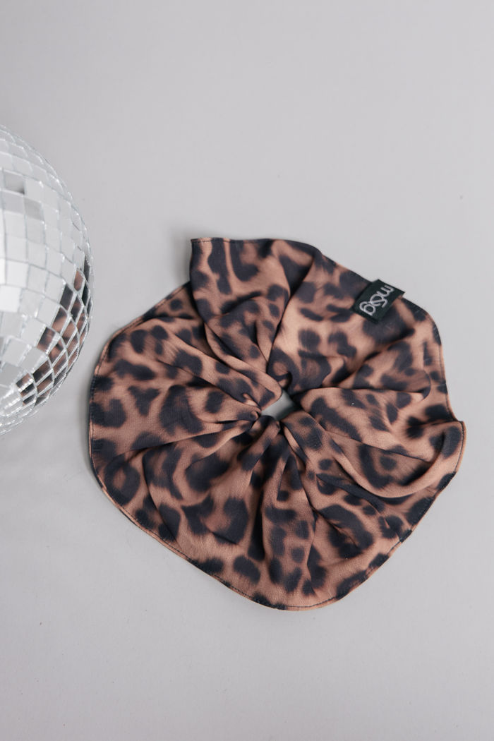 MAXI SCRUNCHIE ONCINHA