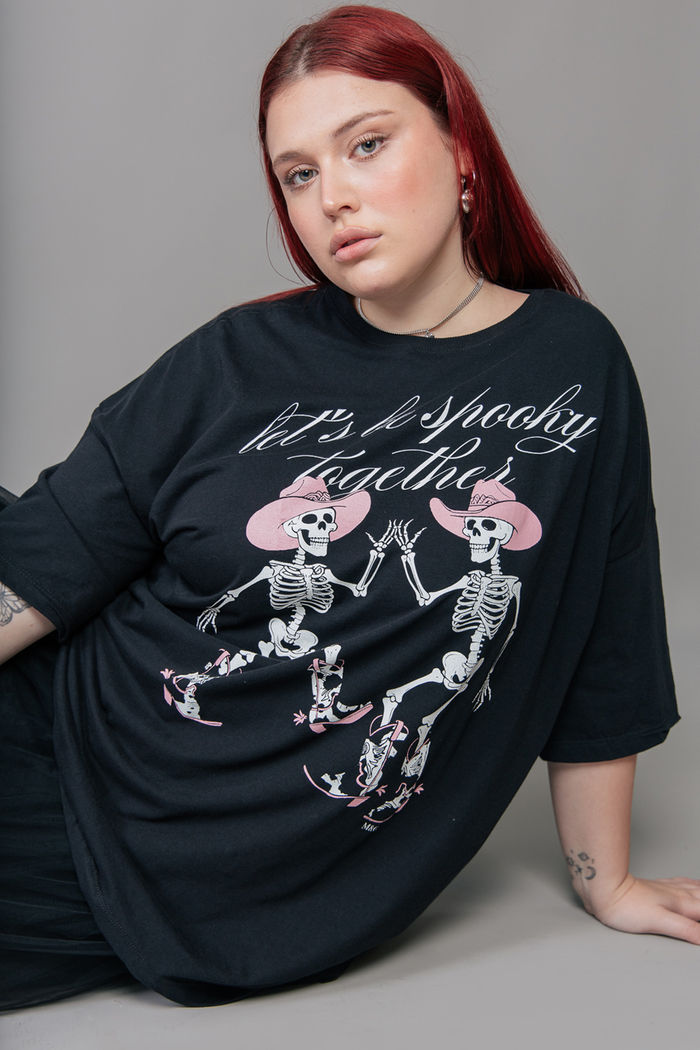 CAMISETA T-SHIRT OVERSIZED PRETA SPOOKY