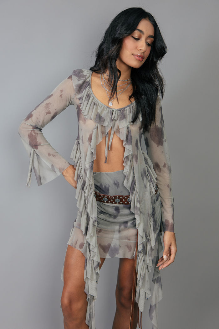 BLUSA CROPPED DE TULE ESTAMPADO  MANGA LONGA COM PONTAS E BABADOS