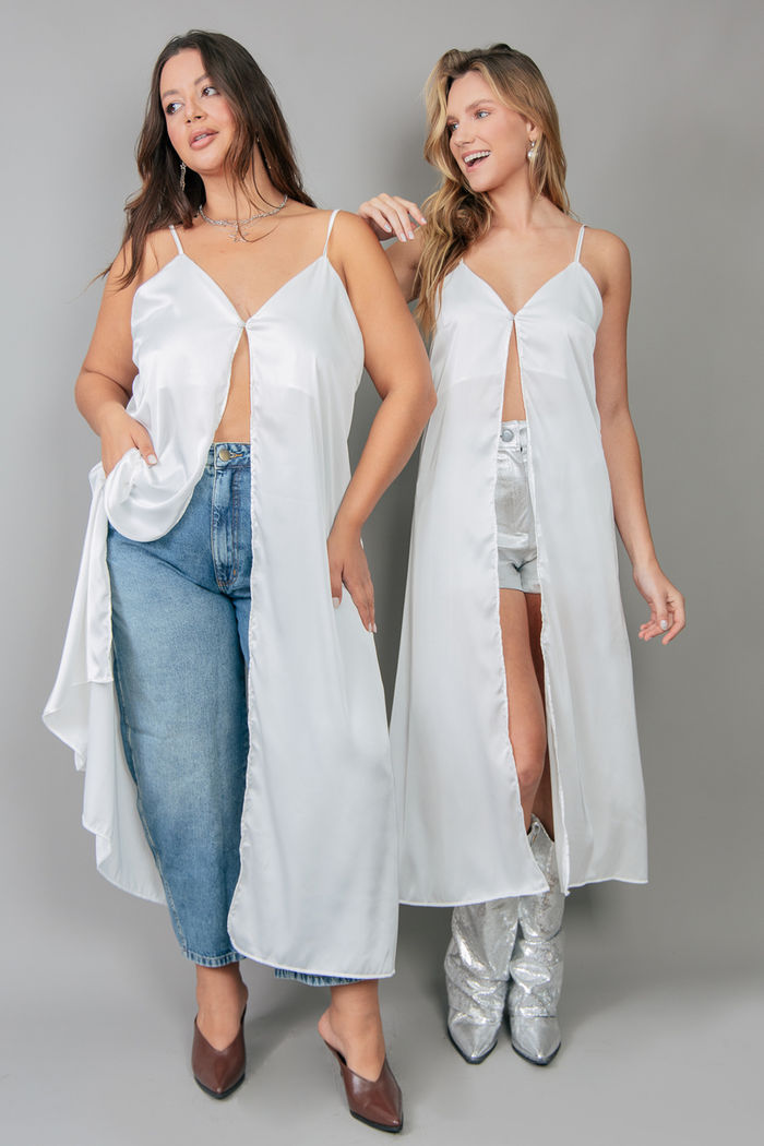 BLUSA ALONGADA DE ALCINHA ACETINADA OFF WHITE