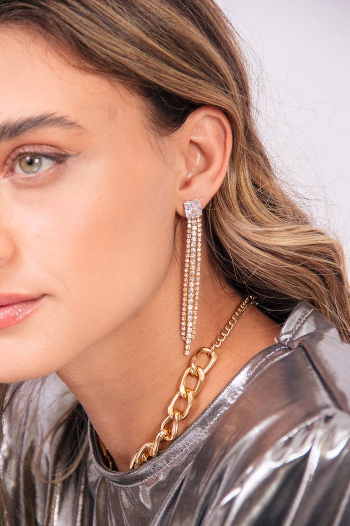 BRINCO DOURADO DE FRANJAS COM ZIRCÔNIA QUADRADA