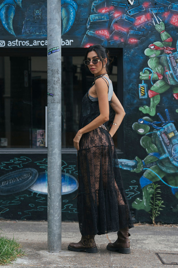 VESTIDO AMPLO RENDA PRETA