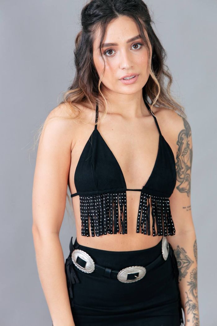 TOP SUEDE PRETO COM FRANJAS