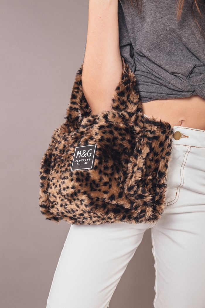 BOLSA DE PELÚCIA ONCINHA