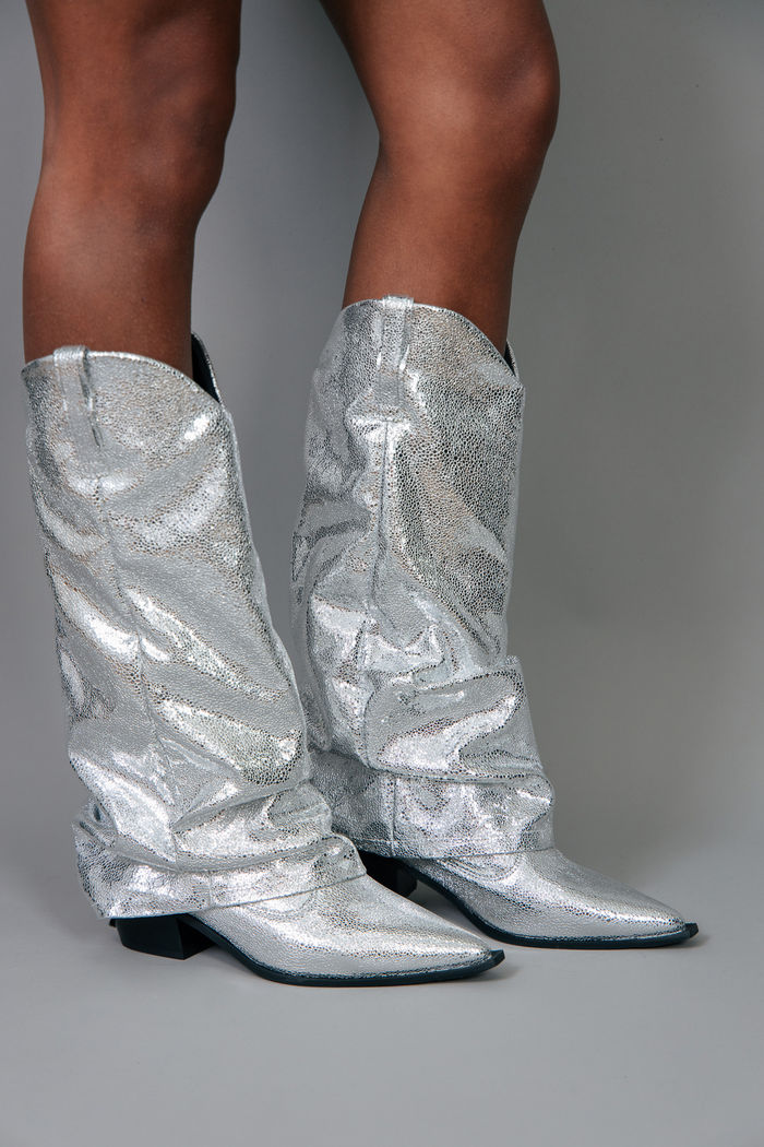 BOTA SLOUCHY METALIZADA PRATA