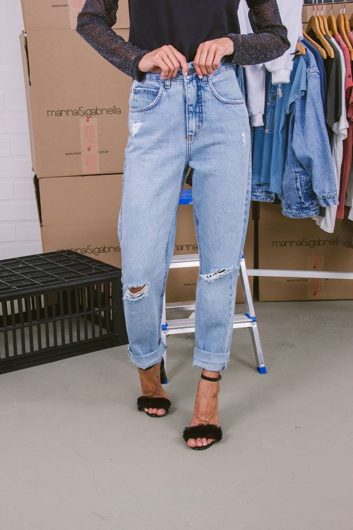 CALÇA JEANS COM RECORTE JOELHO