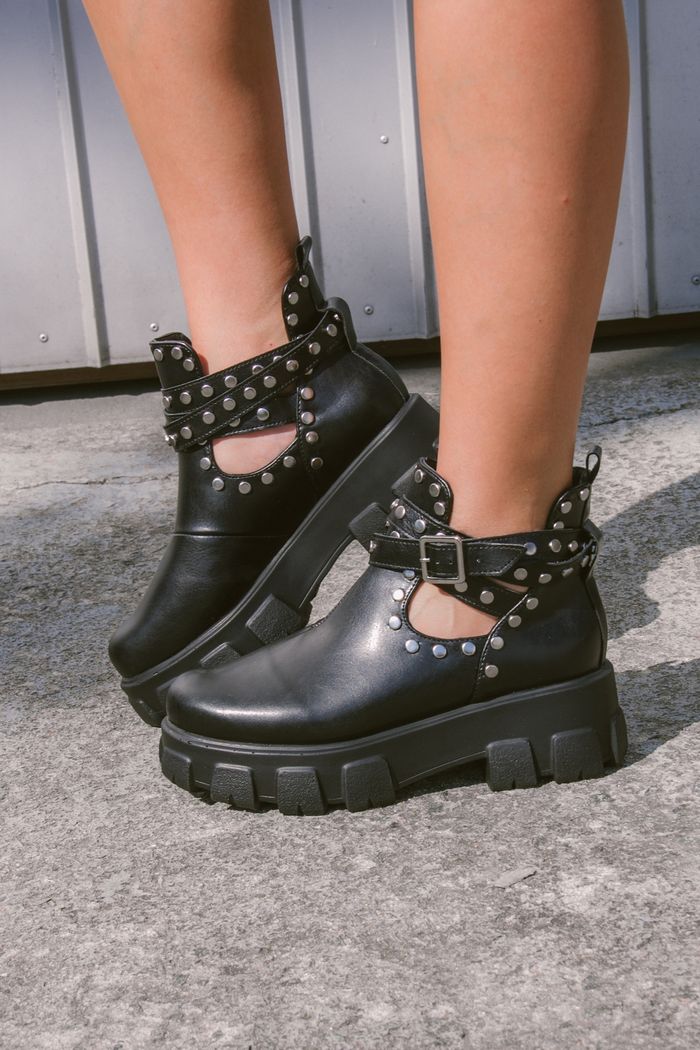 COTURNO ROCKER TACHAS