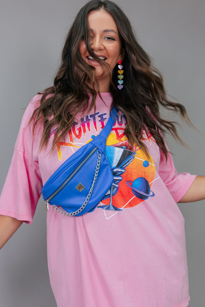 POCHETE AZUL COM CORRENTE