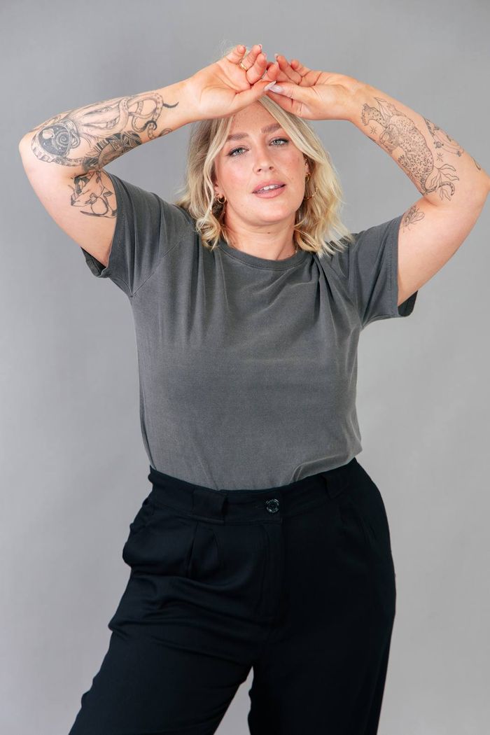 CAMISETA T-SHIRT BÁSICA CHUMBO