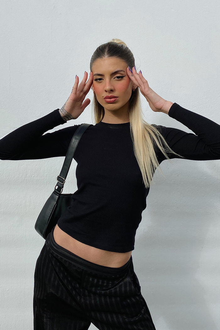 BLUSA MANGA LONGA CANELADA BÁSICA PRETA