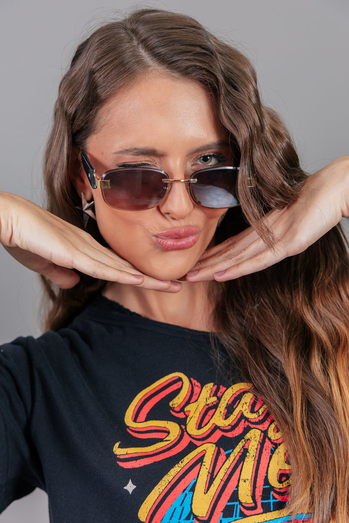 ÓCULOS QUADRADO DOURADO HASTE MARMORIZADA