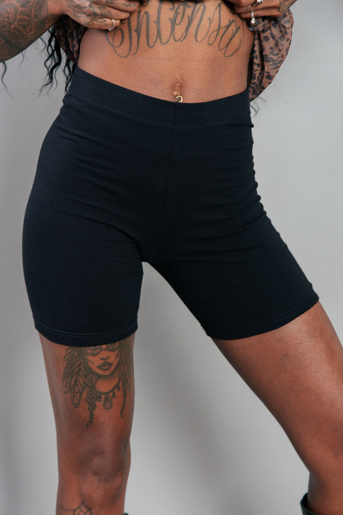 BERMUDA BIKER PRETA COTTON