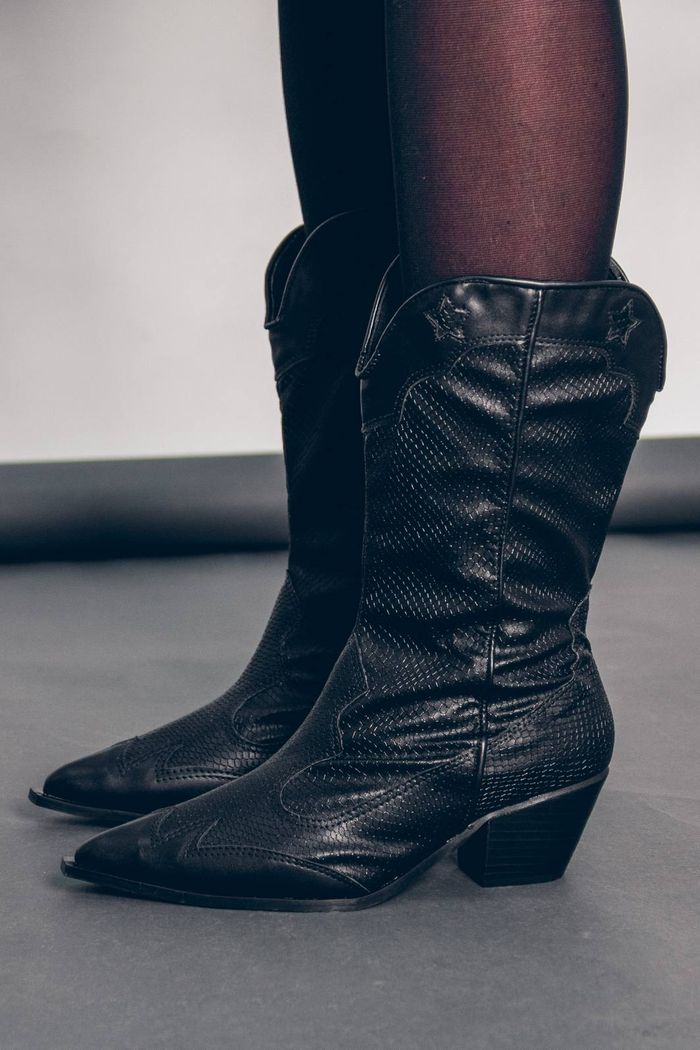 BOTA COUNTRY BORDADA PRETA