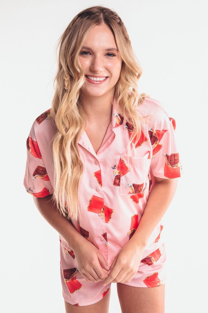 PIJAMA DE CETIM BOTÕES CHOCOLATE