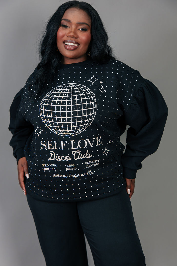 CASACO DE MOLETOM PRETO SELF LOVE COM TACHAS