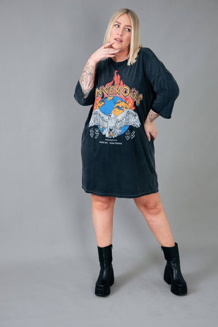 CAMISETÃO DRESS DANGEROUS