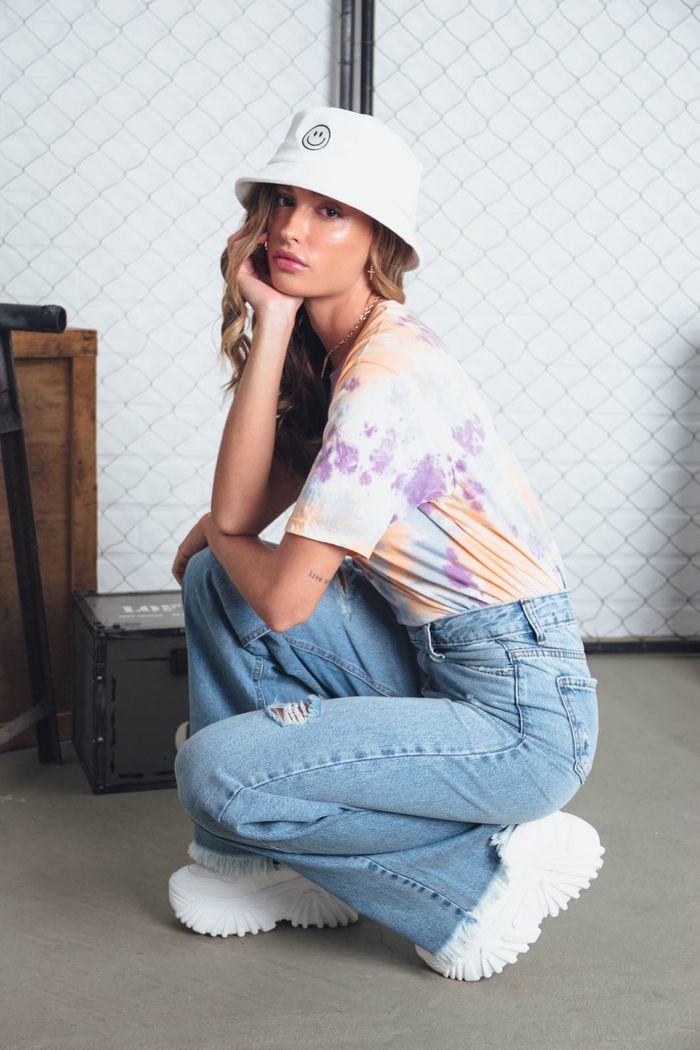 CALÇA JEANS WIDE PANTALONA COM RASGOS