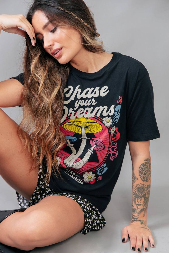 CAMISETA T-SHIRT BOYFRIEND PRETA CHASE