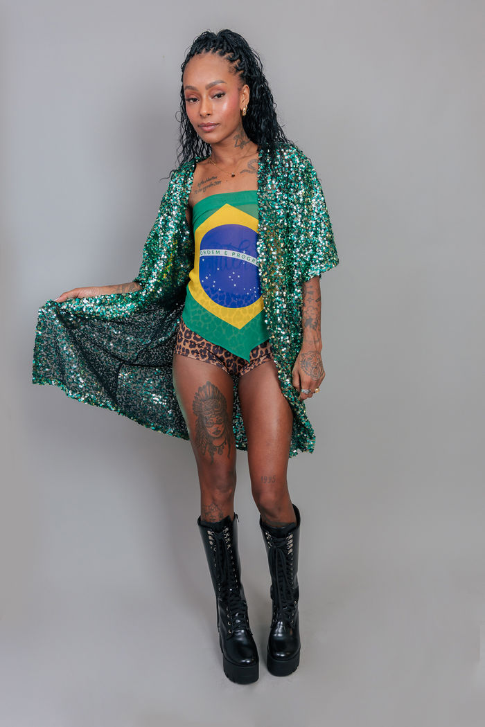 KIMONO ALONGADO DE PAETÊ VERDE