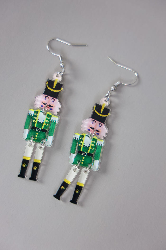 BRINCO QUEBRA-NOZES VERDE