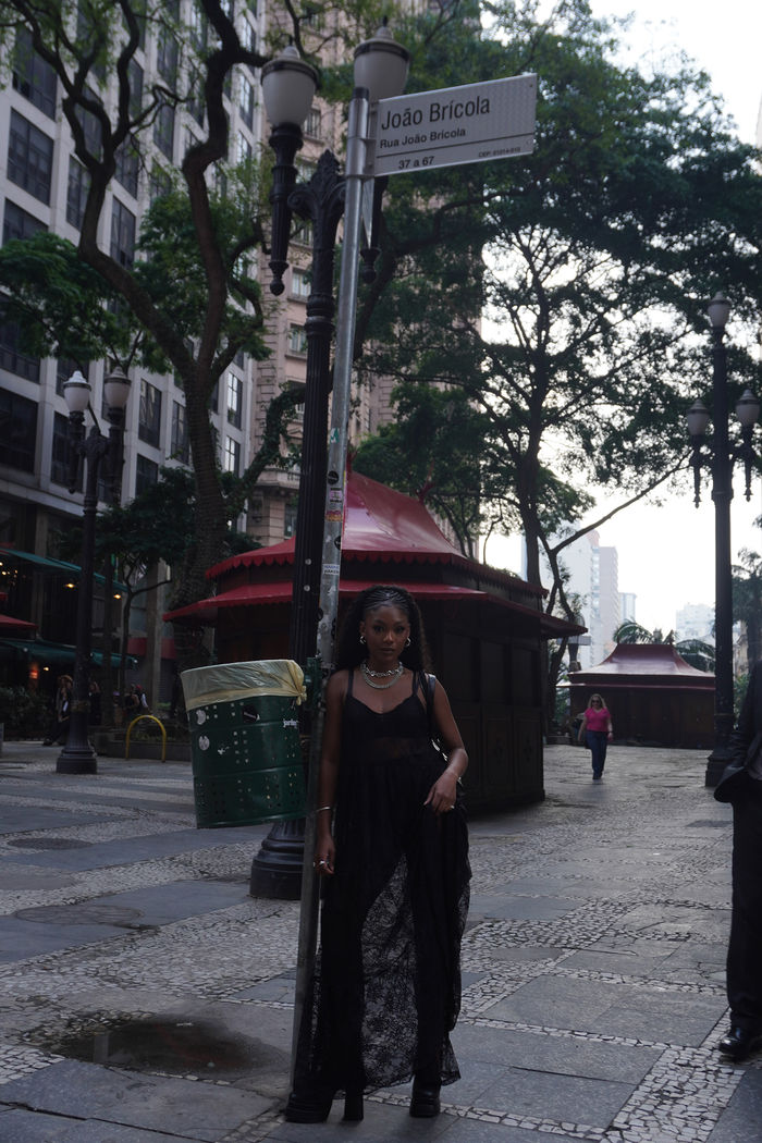 VESTIDO AMPLO RENDA PRETA