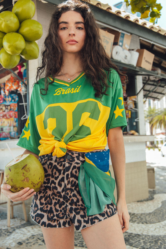 BERMUDA DE SARJA ONCINHA CURTO