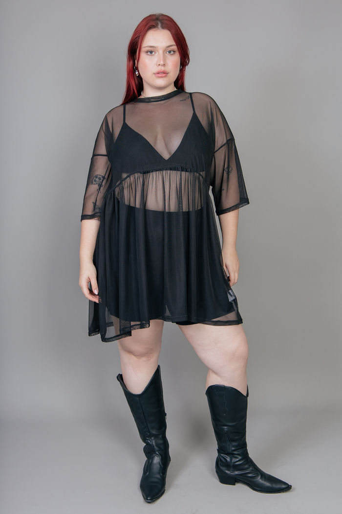 VESTIDO AMPLO DE TULE PRETO BÁSICO