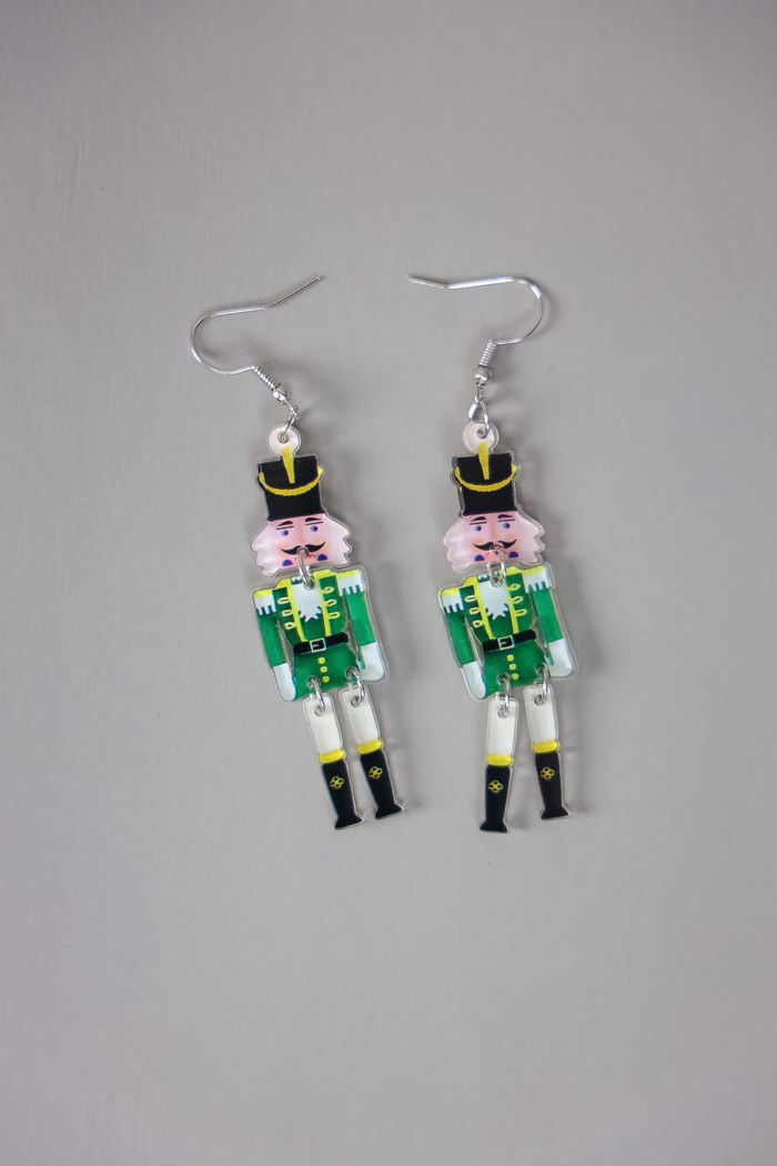 BRINCO QUEBRA-NOZES VERDE