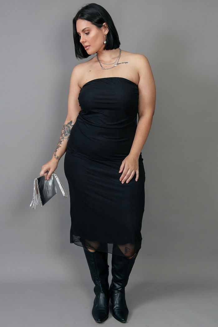VESTIDO MIDI SEM ALÇA DE TULE PRETO